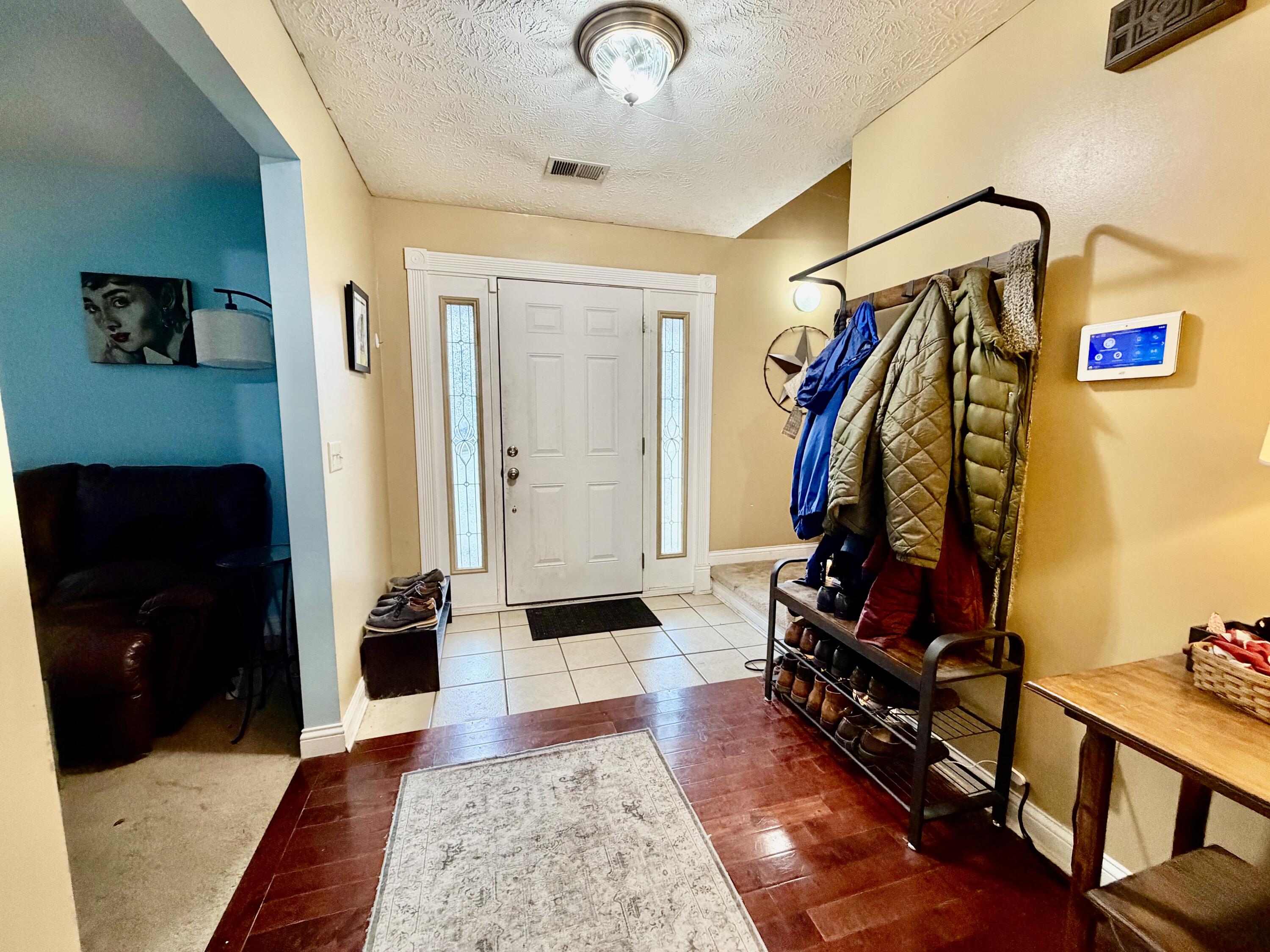 207 Rookwood Court Property Photo 6