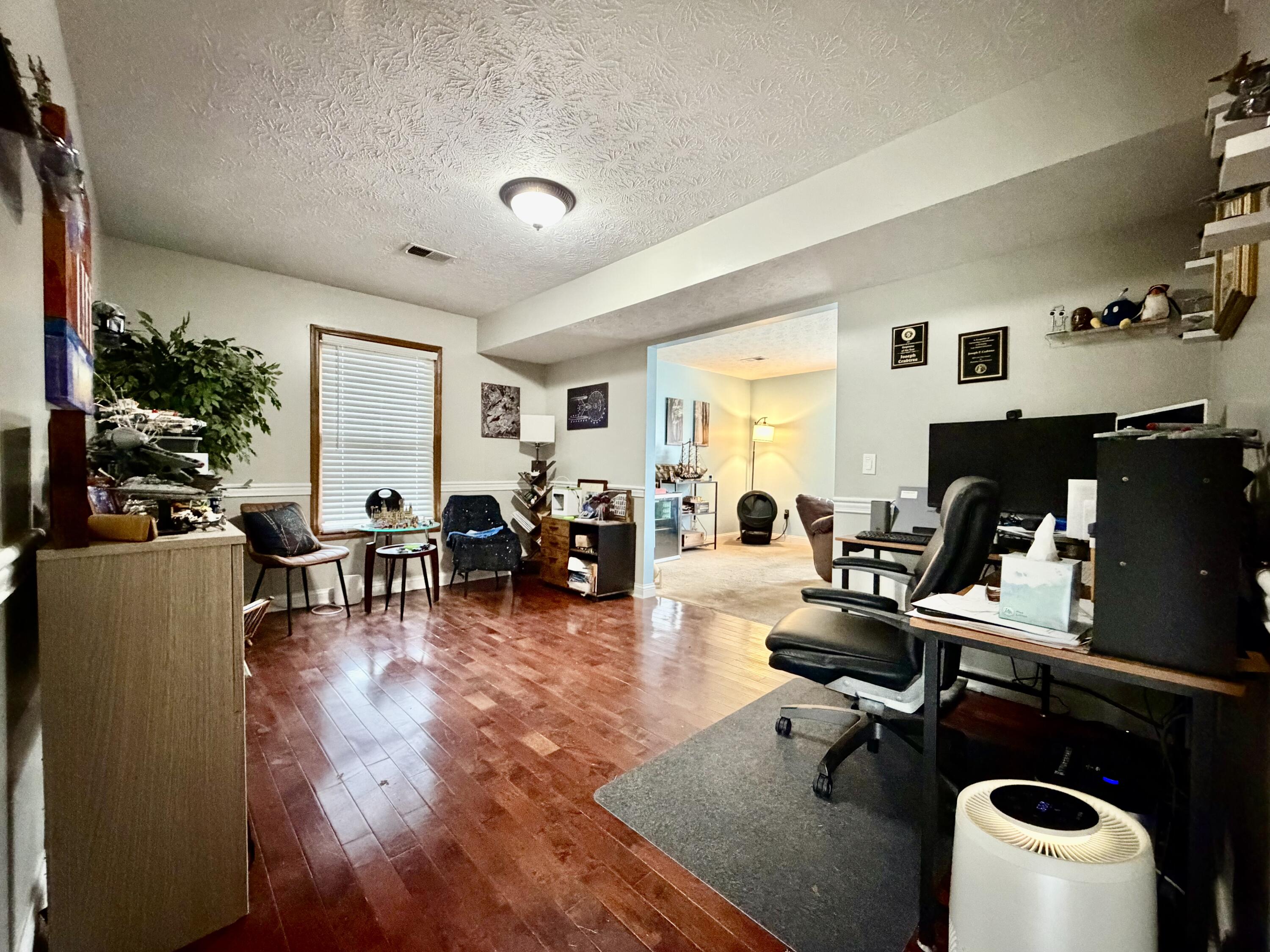 207 Rookwood Court Property Photo 12
