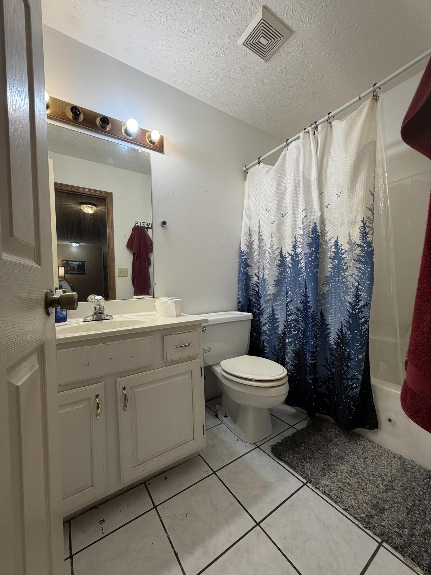 207 Rookwood Court Property Photo 24