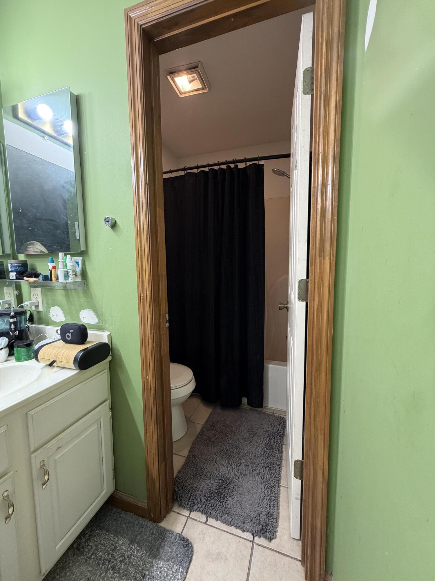 207 Rookwood Court Property Photo 28