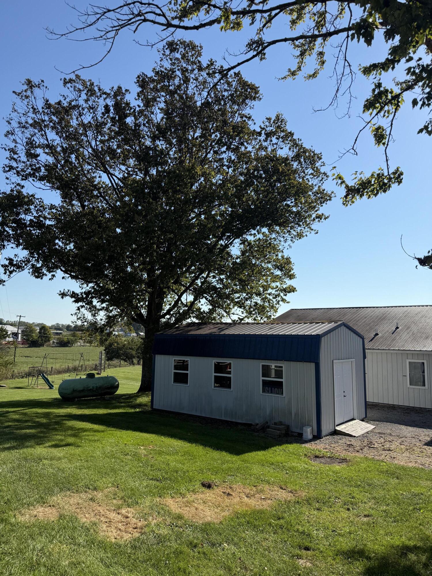 6402 Helena Road Property Photo 17