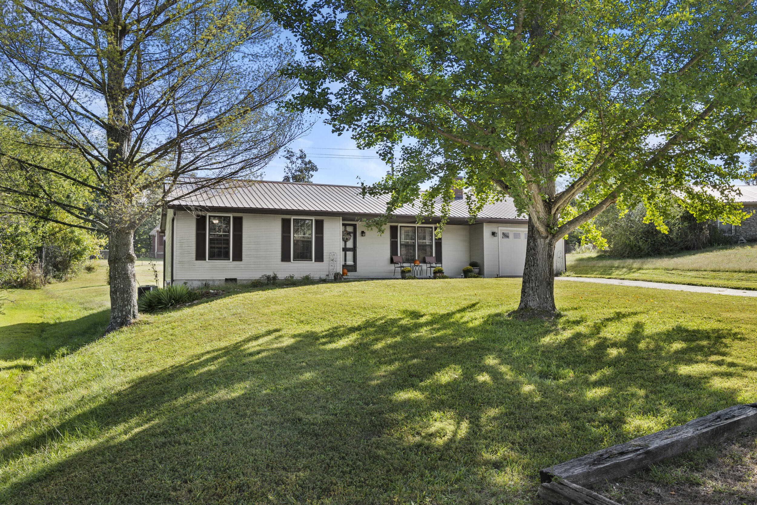 48 Roscoe Court Property Photo 3