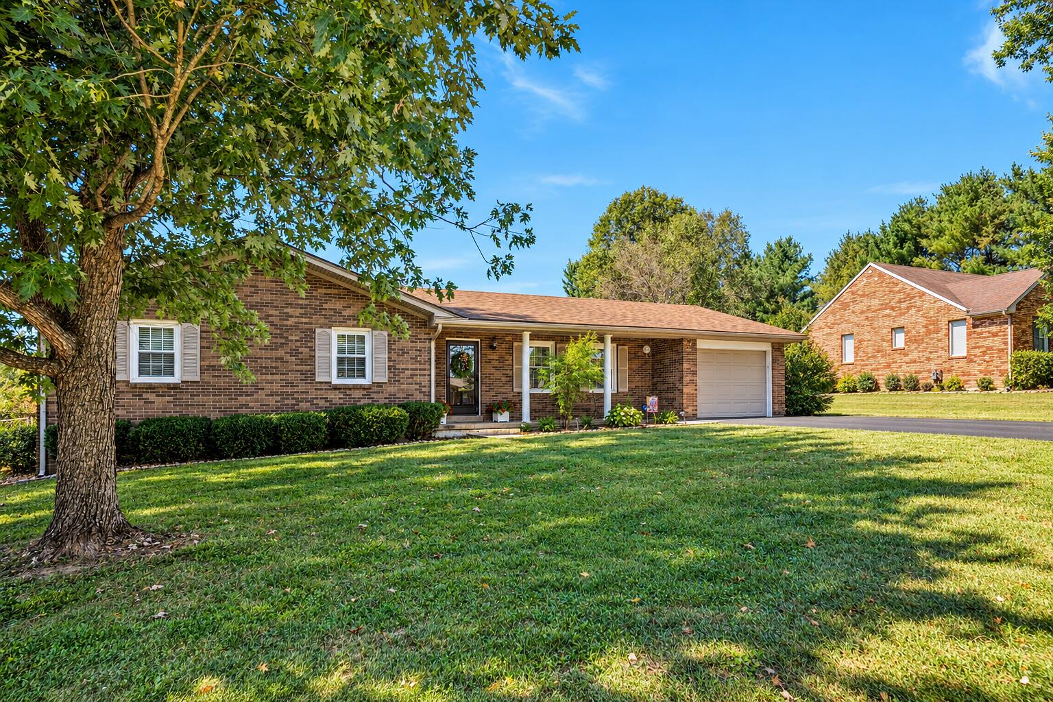 1322 Shadelawn Drive Property Photo 2