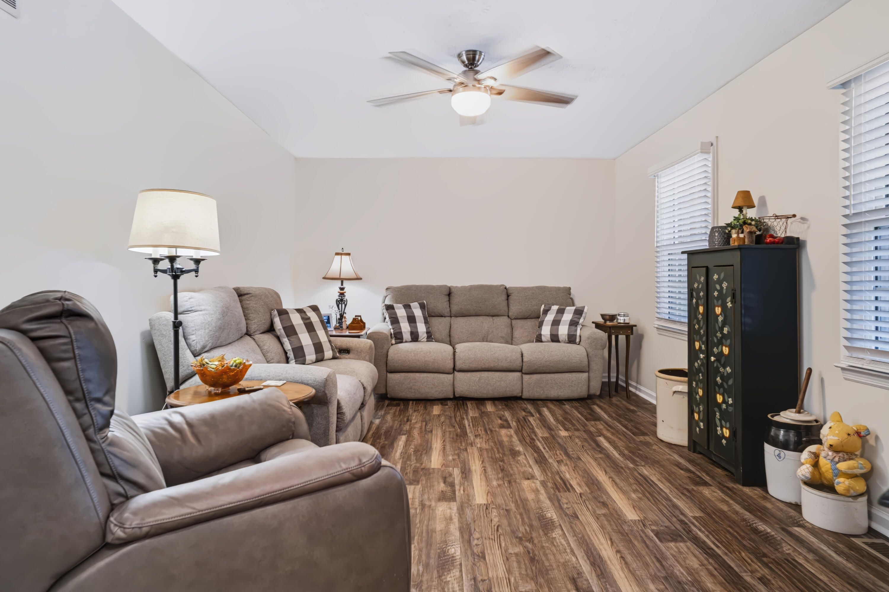 1322 Shadelawn Drive Property Photo 8