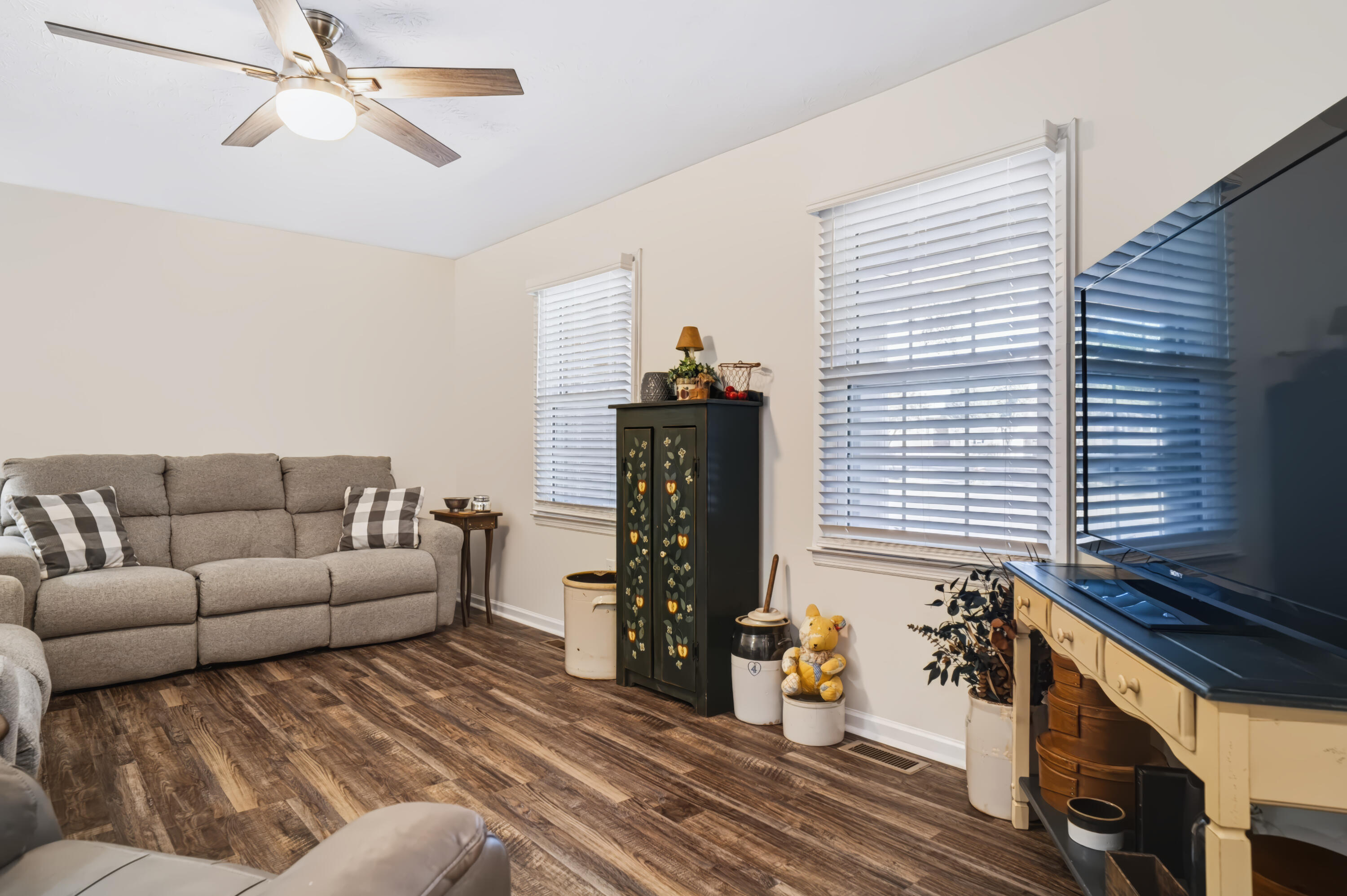 1322 Shadelawn Drive Property Photo 10