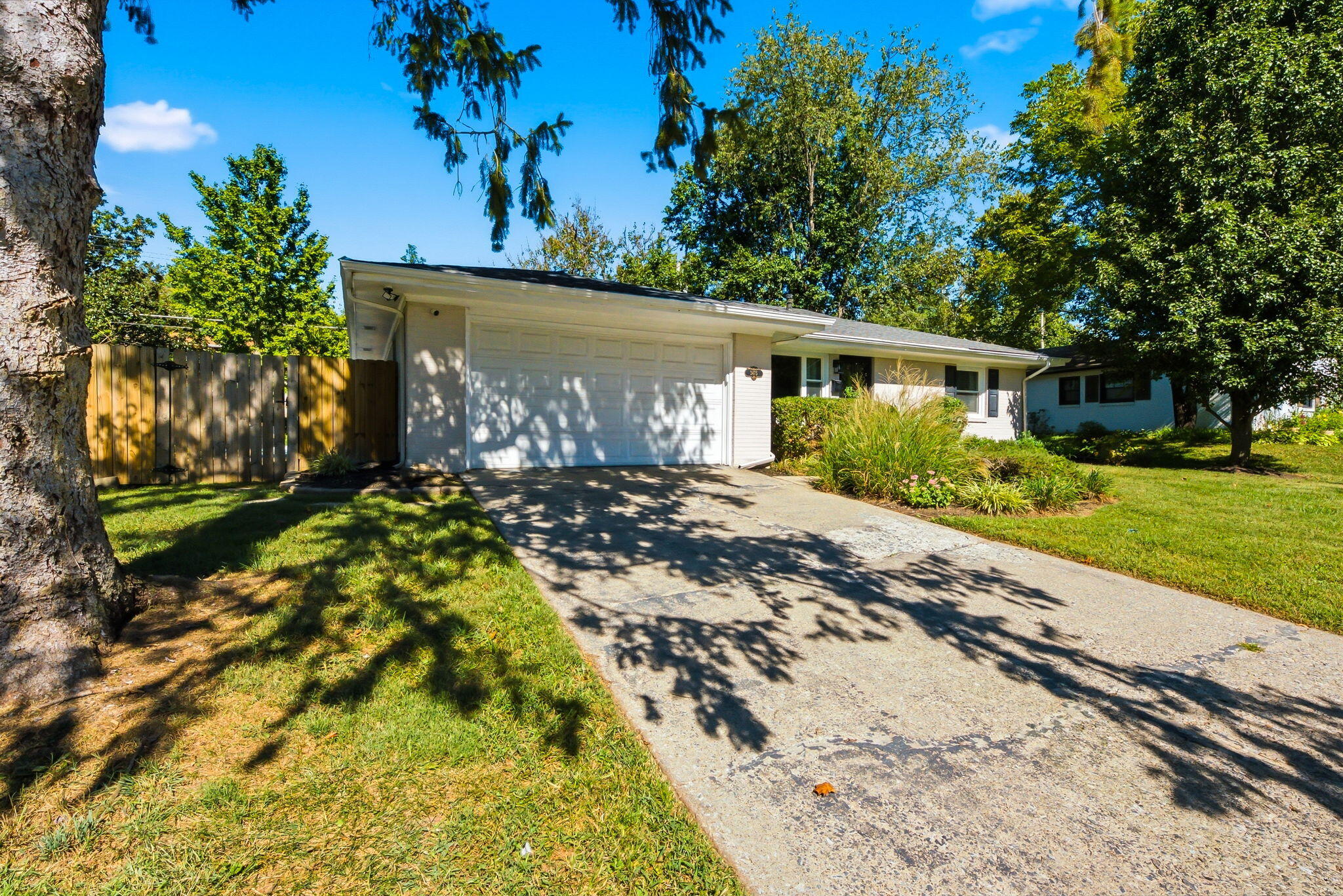 3475 Greentree Road Property Photo 3