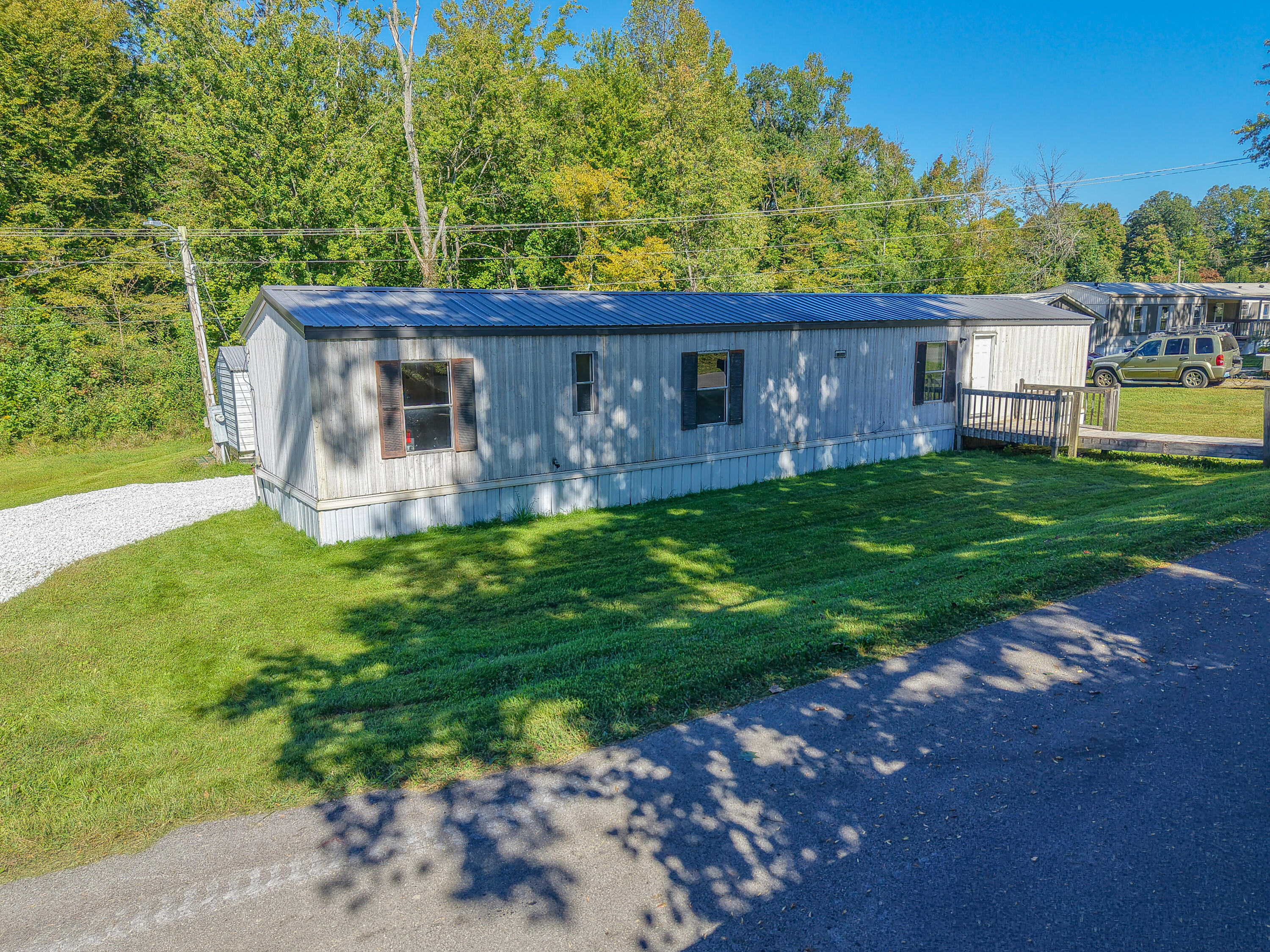275 Ridgeway Drive Property Photo 2