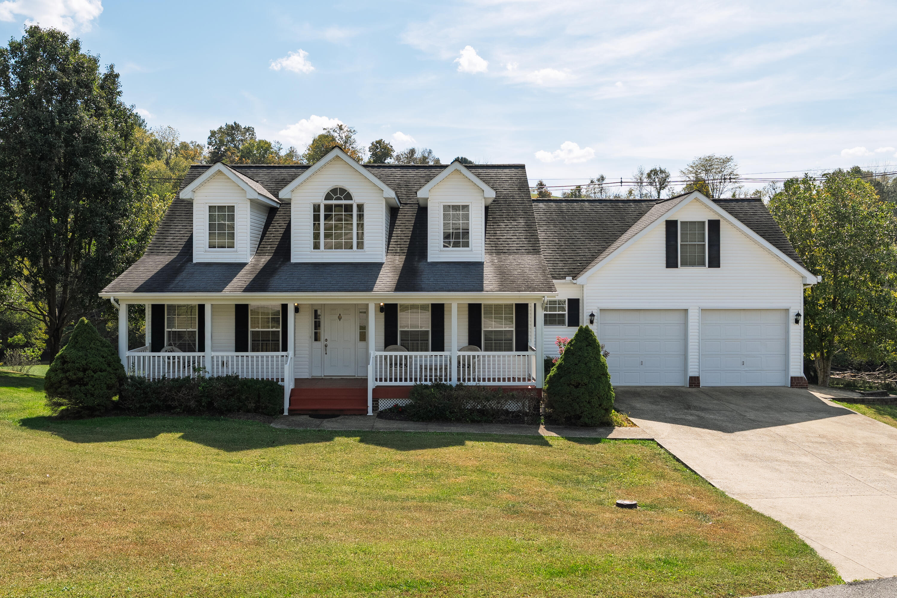 100 Eagle Bend Drive Property Photo 1