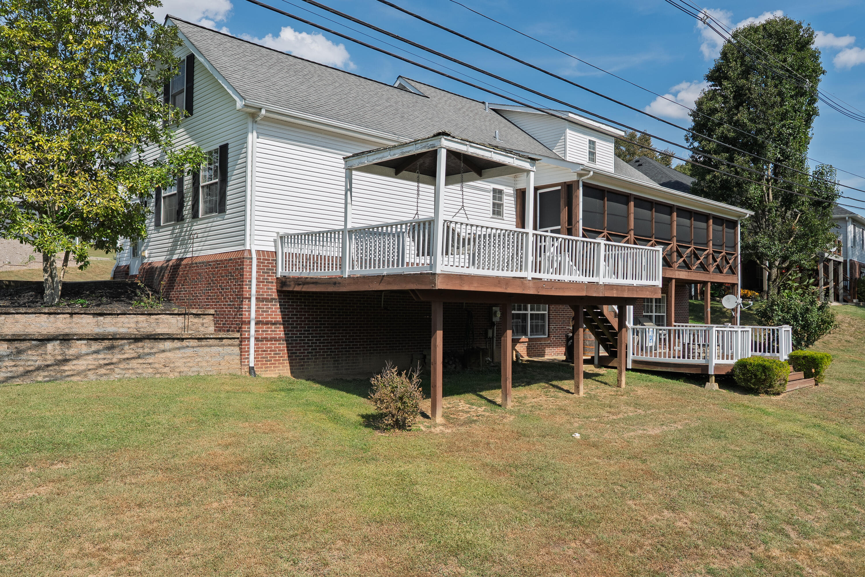 100 Eagle Bend Drive Property Photo 6