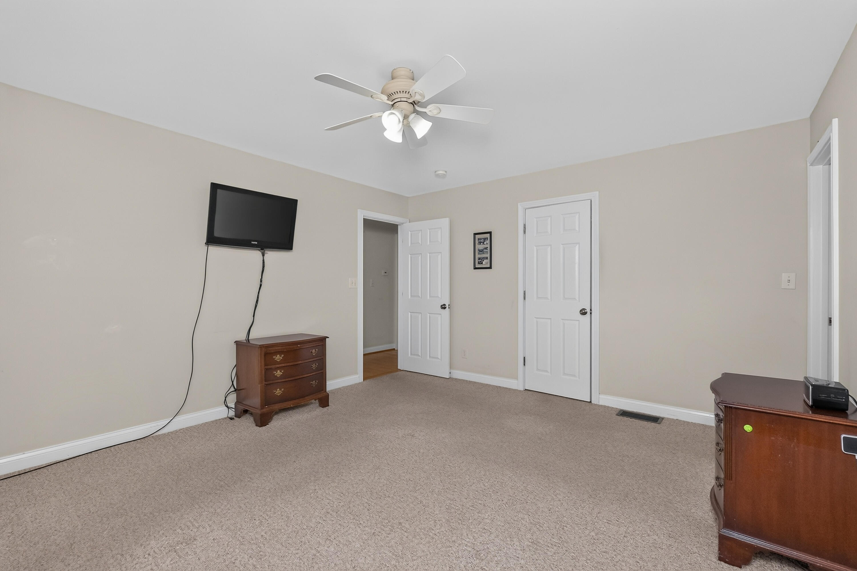100 Eagle Bend Drive Property Photo 35