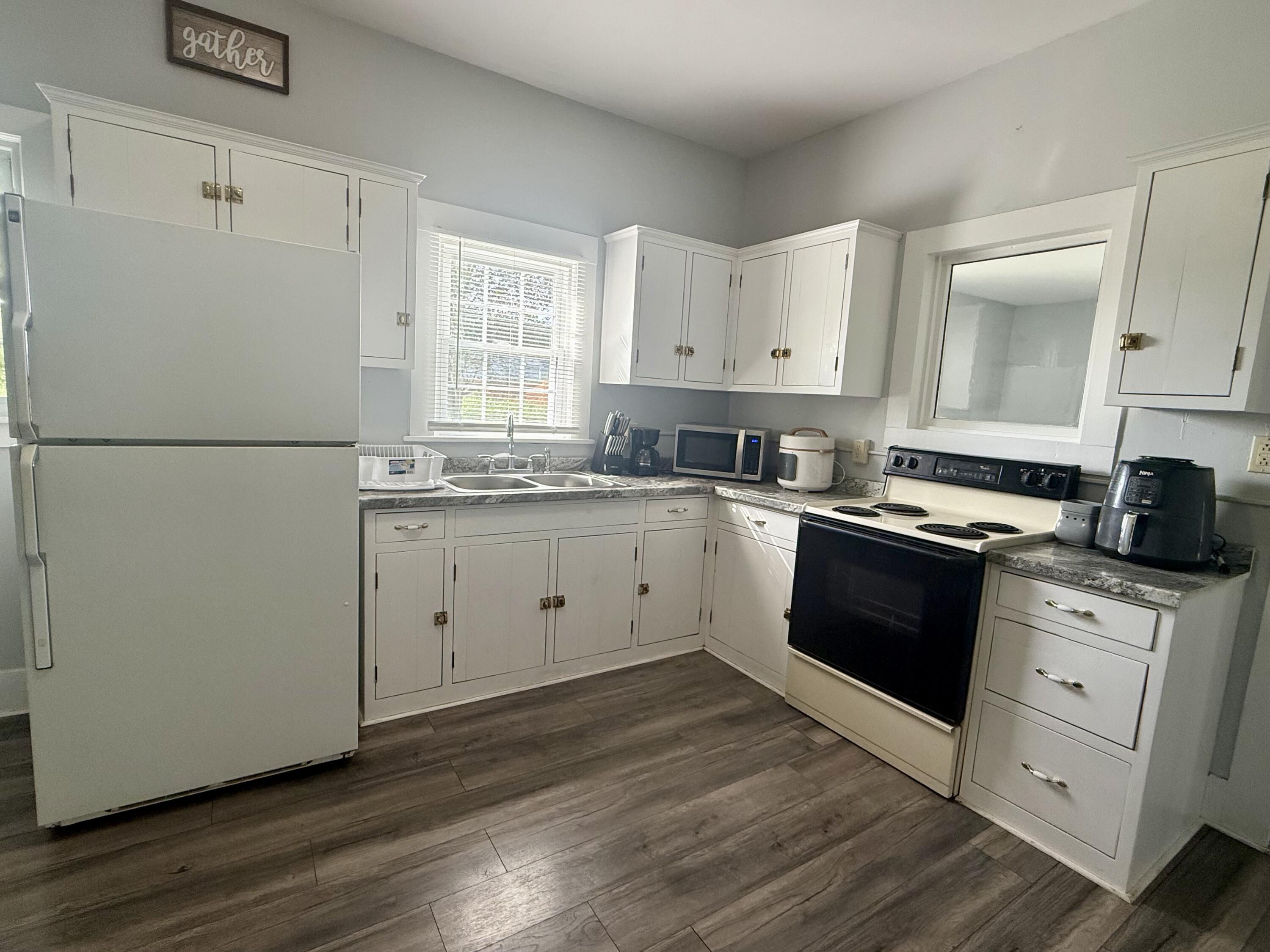1221 Elihu Cabin Hollow Road Property Photo 6
