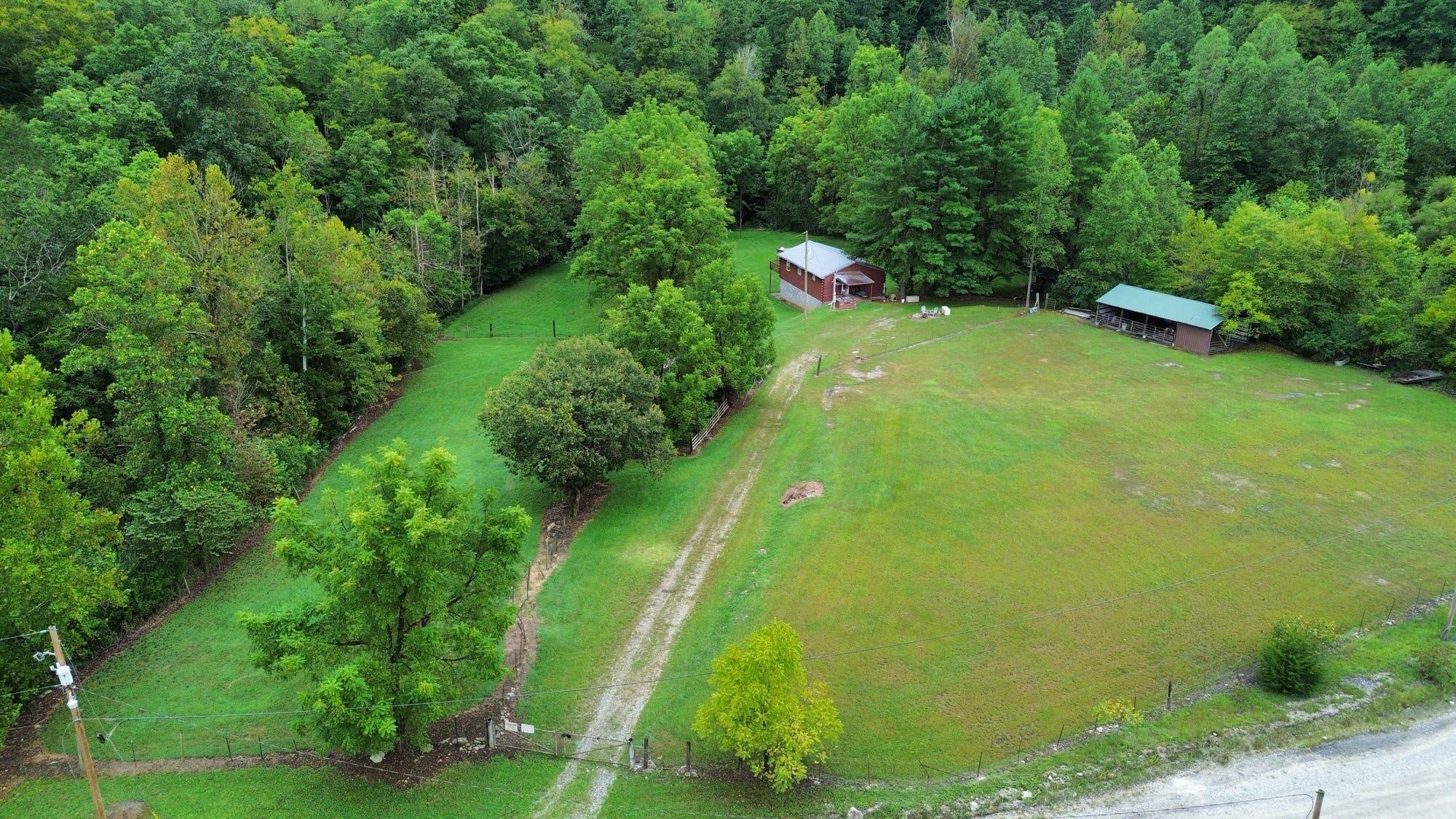 9074 Middle Fork Wolf Creek Road Property Photo 6