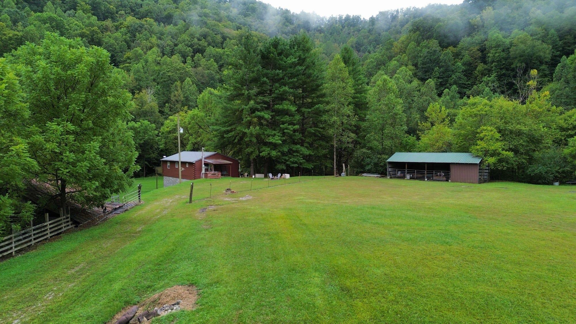 9074 Middle Fork Wolf Creek Road Property Photo 8