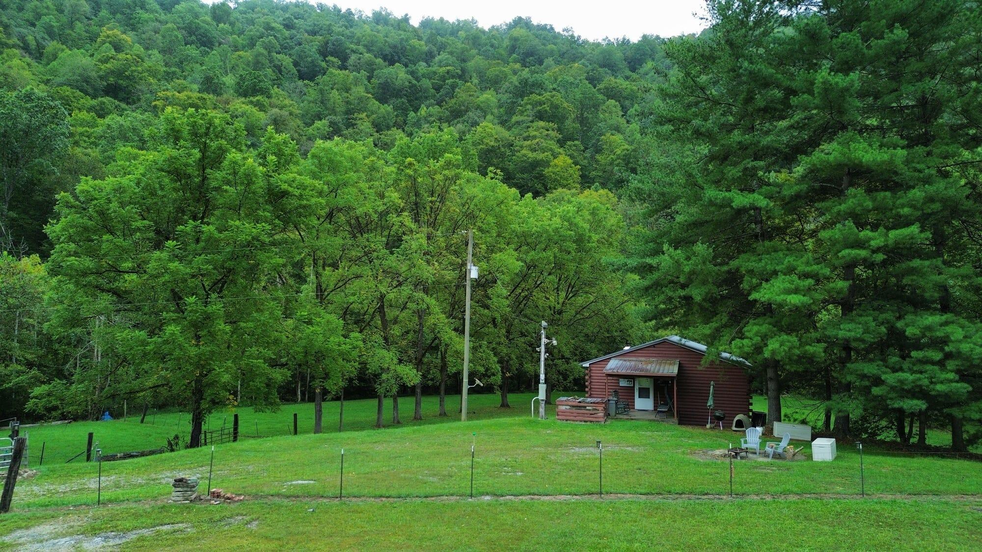 9074 Middle Fork Wolf Creek Road Property Photo 9