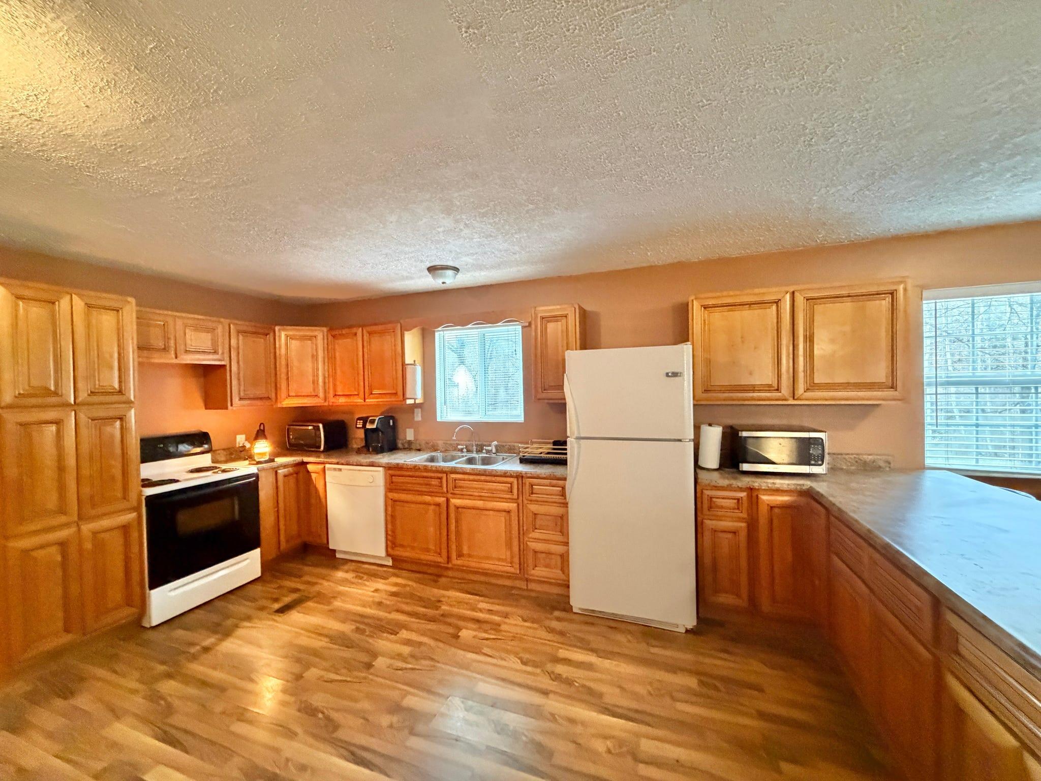 9074 Middle Fork Wolf Creek Road Property Photo 17