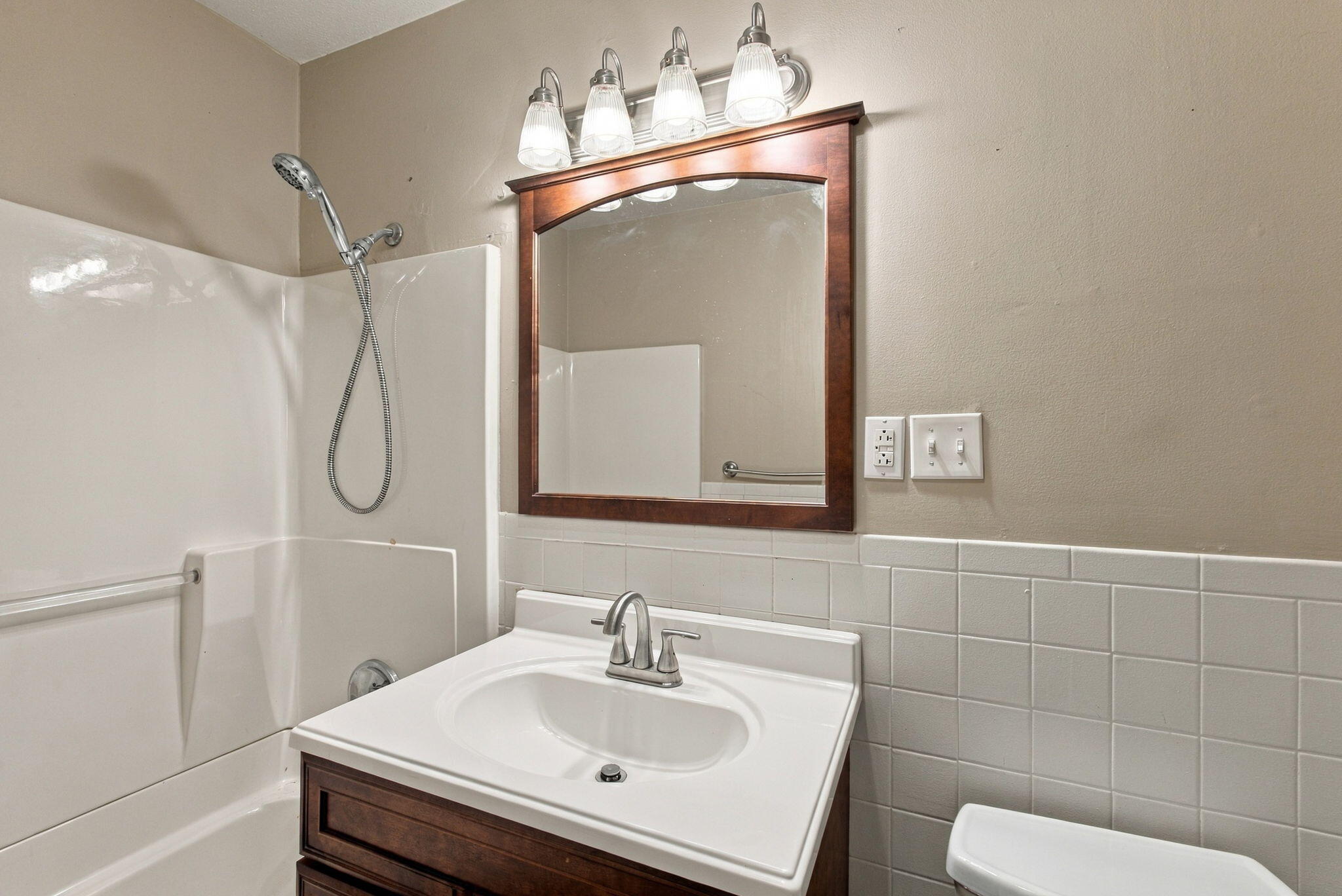 106 Dinsmore Street Property Photo 26