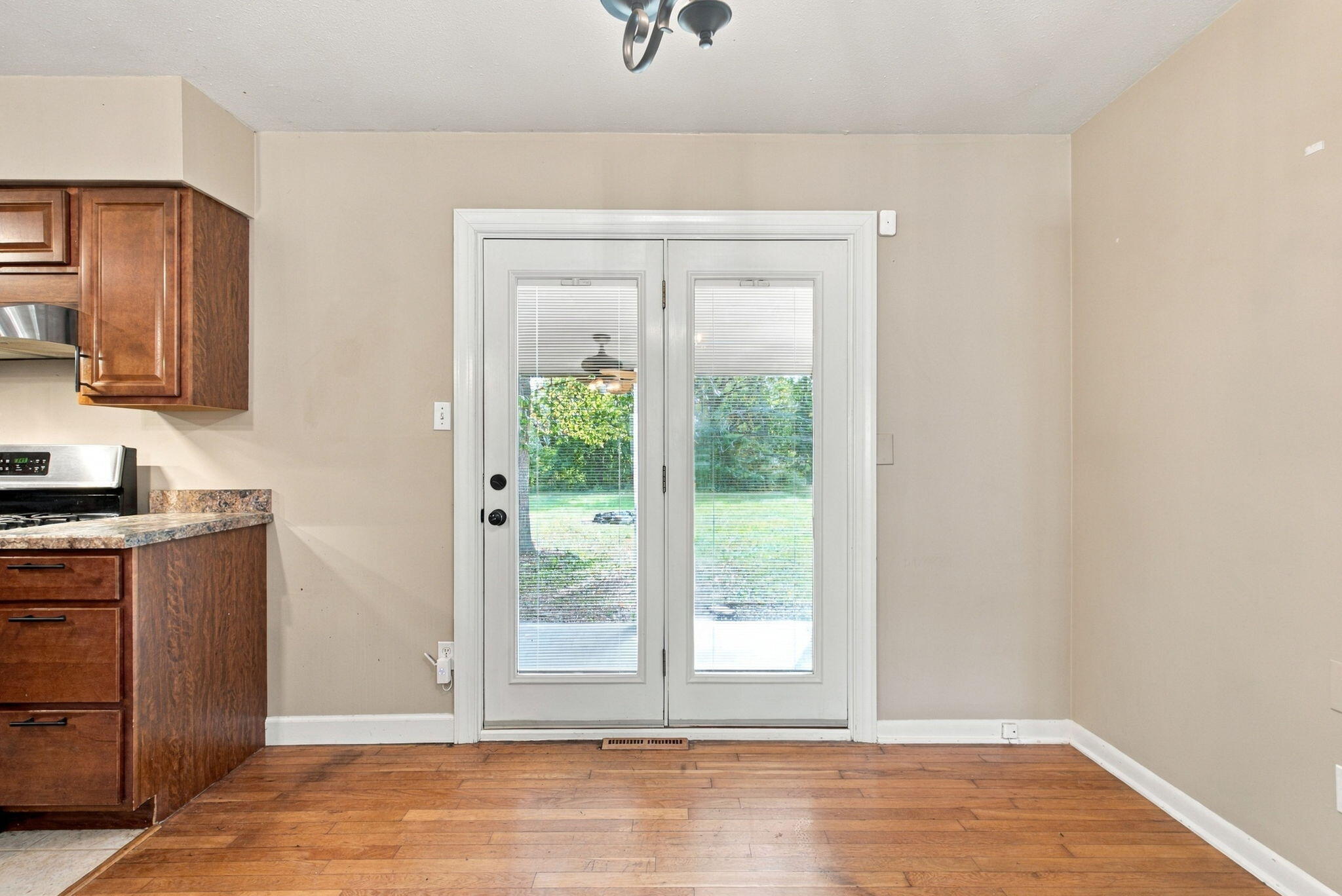 106 Dinsmore Street Property Photo 31