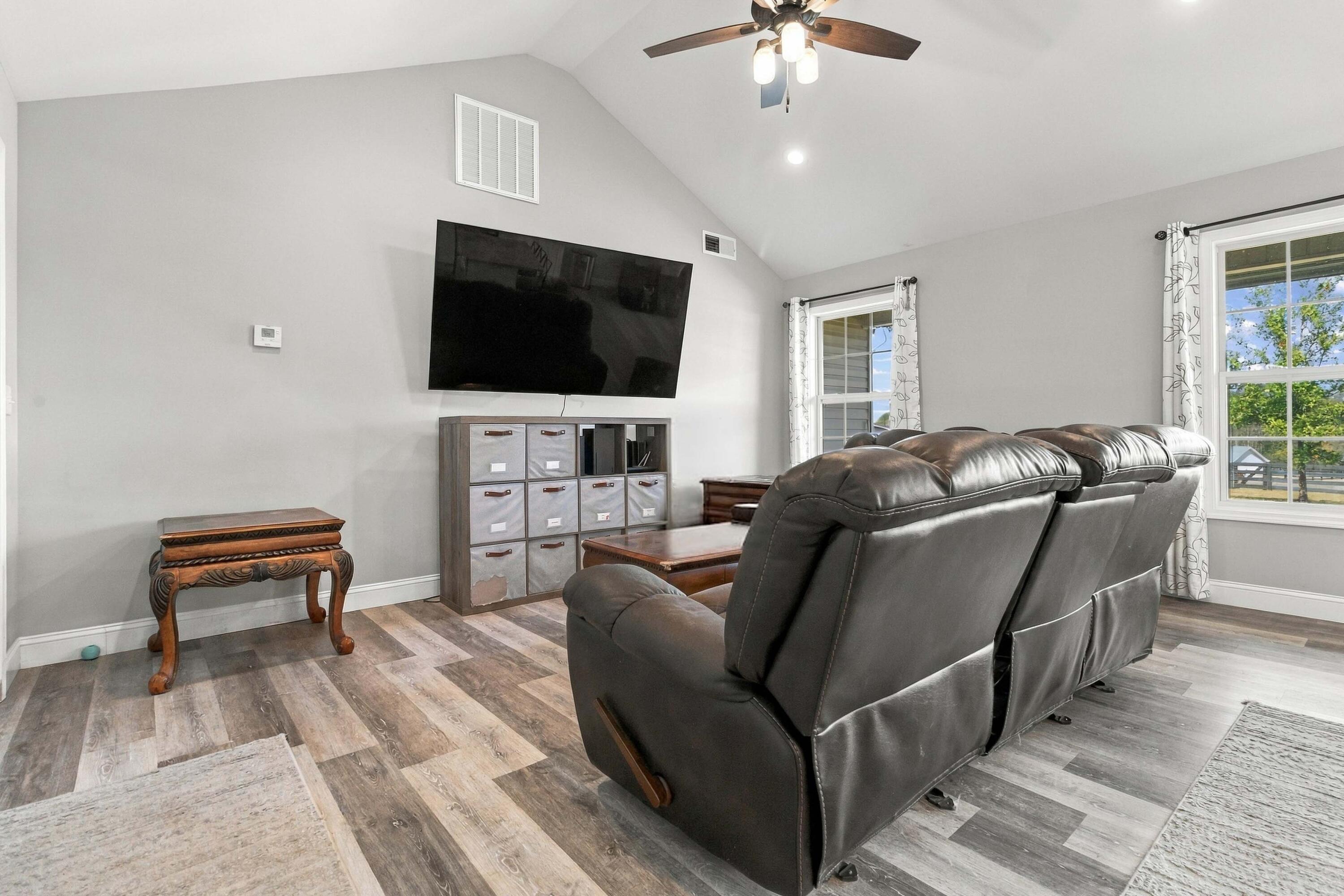 308 Memory Lane Property Photo 5