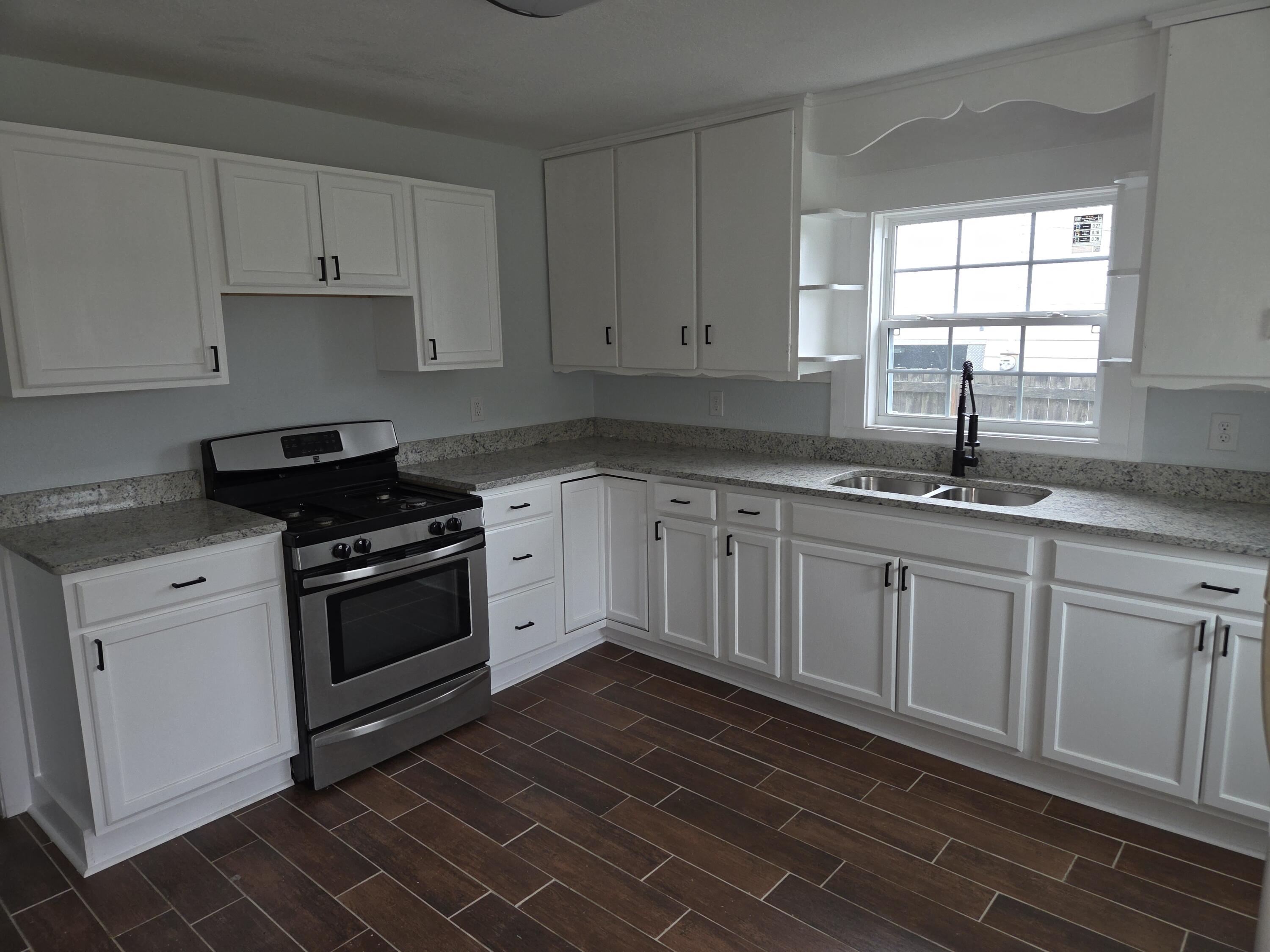 2106 Cairo Road Property Photo 6