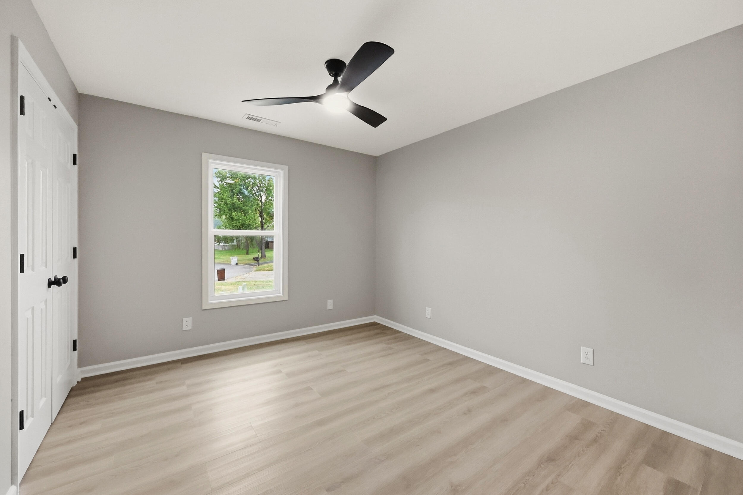 111 Sheppard Court Property Photo 27
