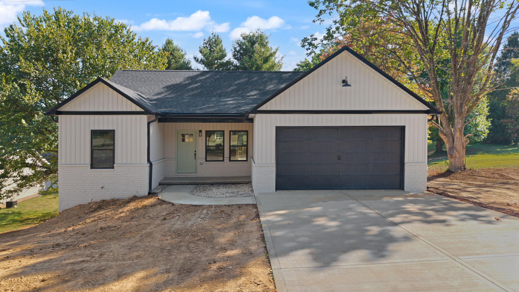 332 Country Hill Drive Property Photo 4