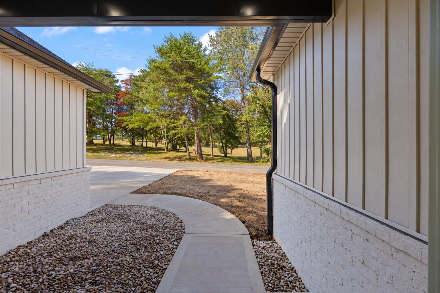 332 Country Hill Drive Property Photo 5