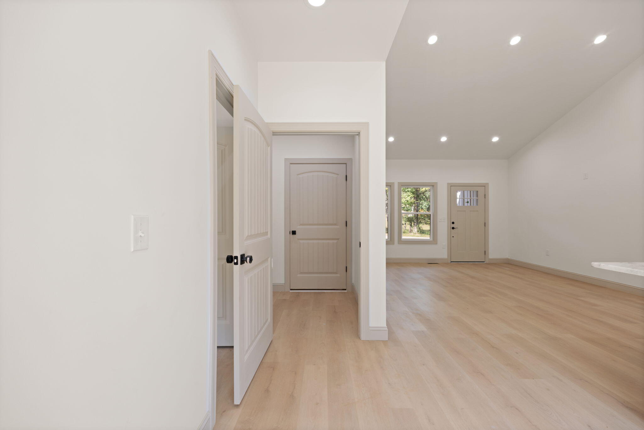 332 Country Hill Drive Property Photo 14