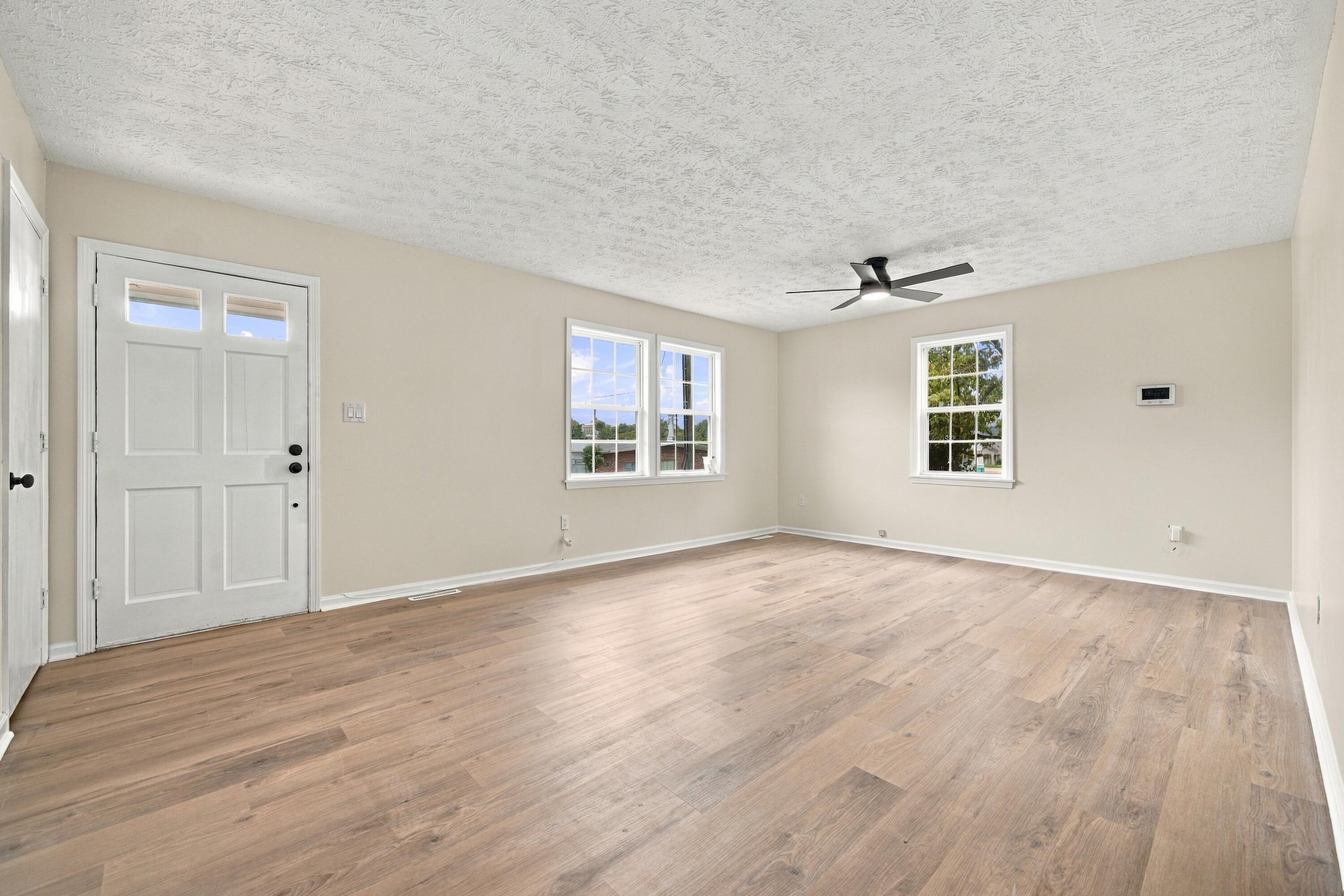 213 E Broadway Street Property Photo 6