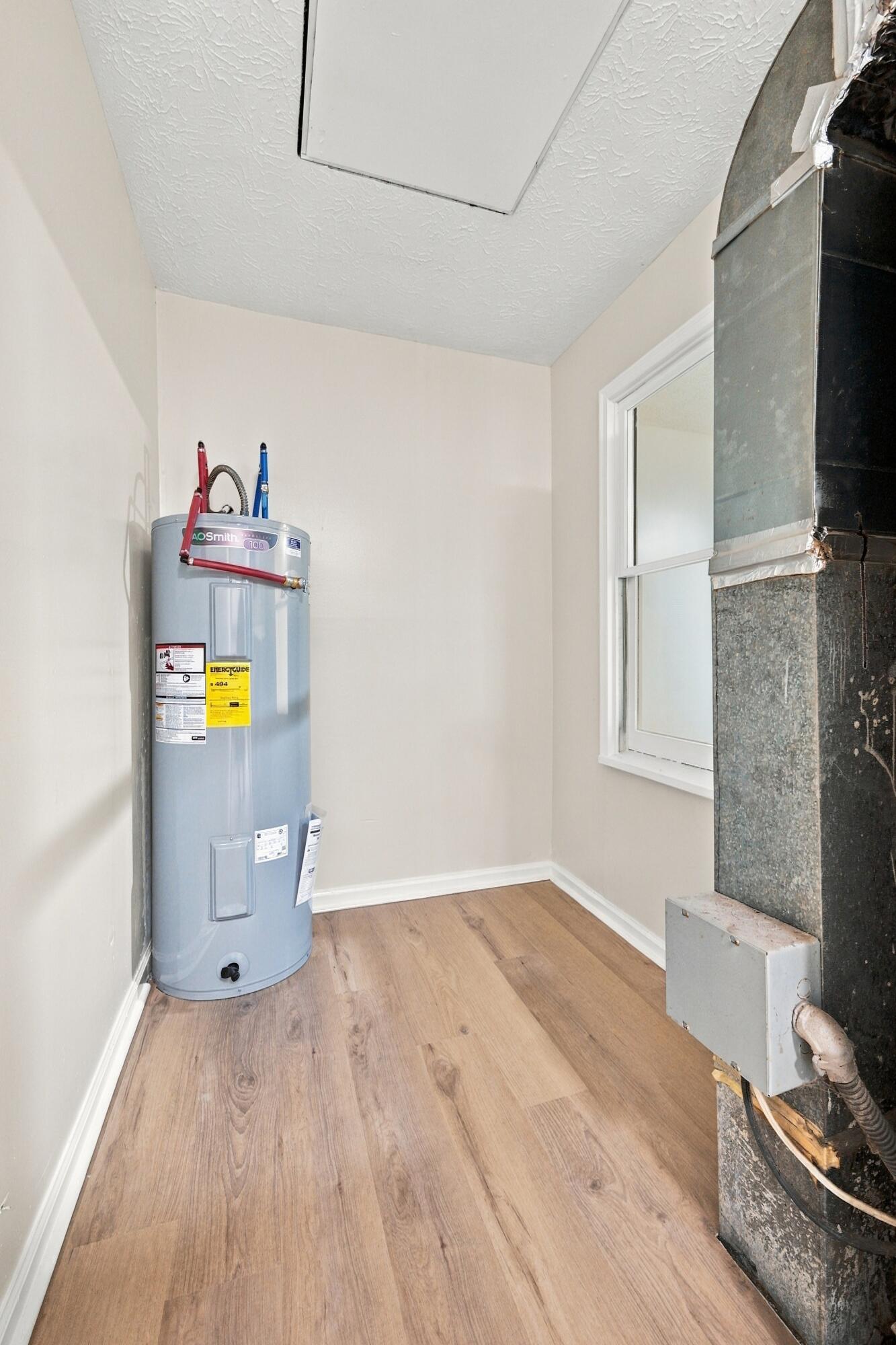 213 E Broadway Street Property Photo 18