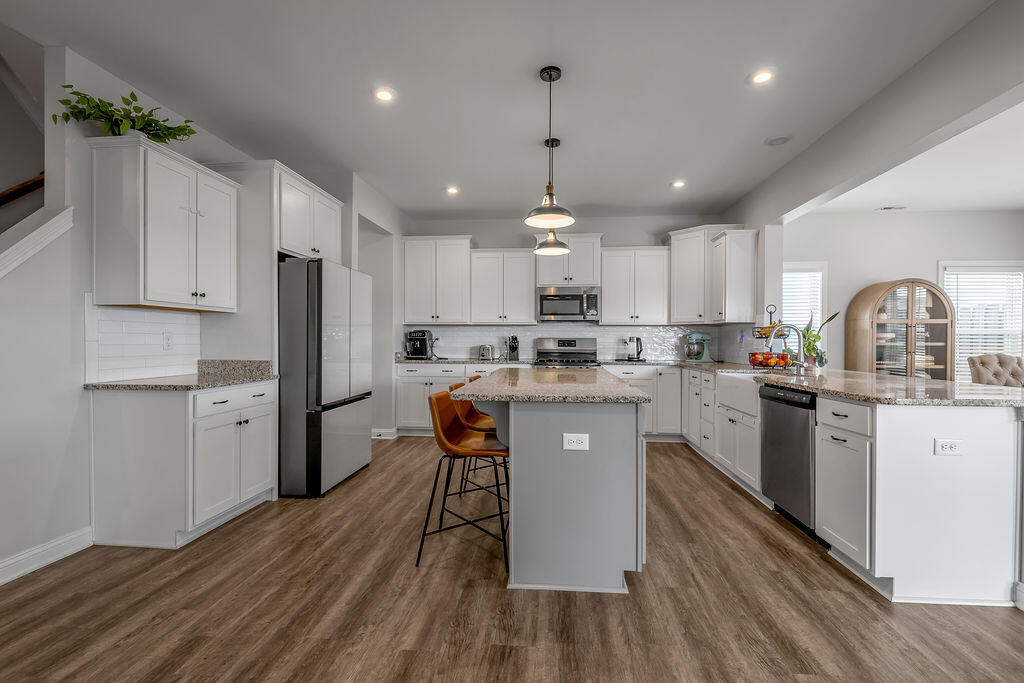 105 Friendly Avenue Property Photo 3