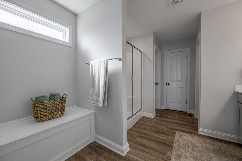 105 Friendly Avenue Property Photo 8