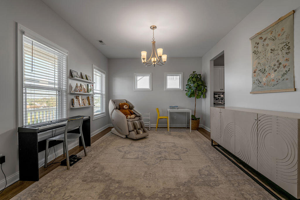 105 Friendly Avenue Property Photo 13
