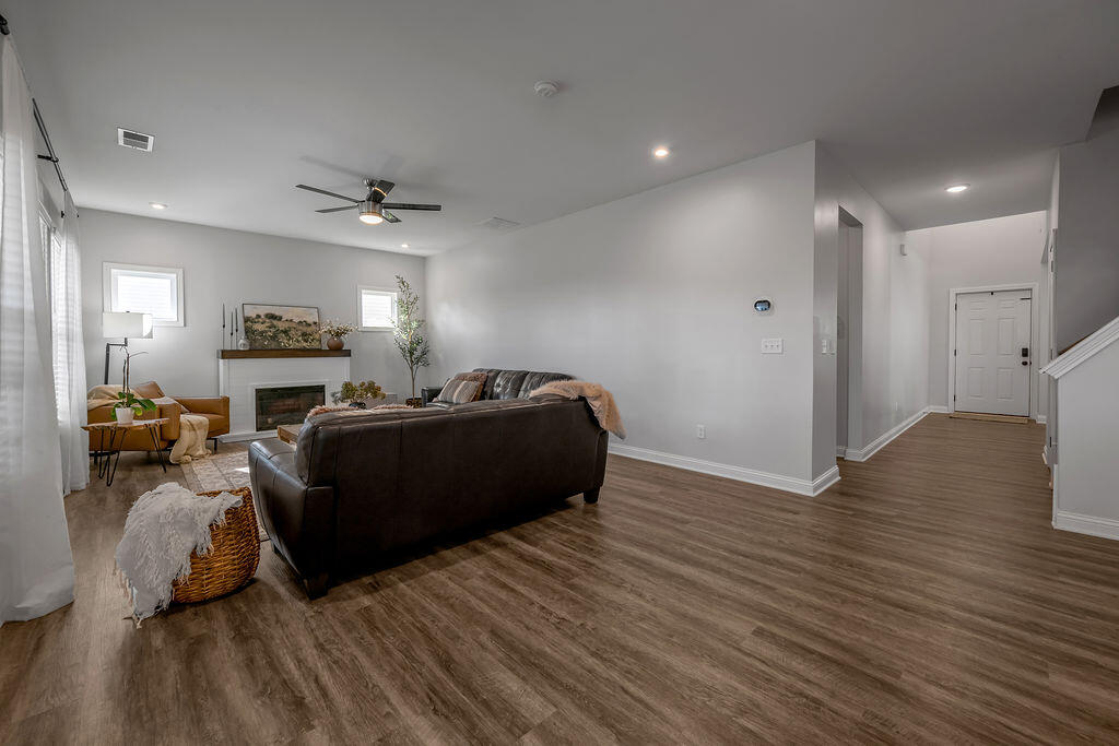 105 Friendly Avenue Property Photo 34