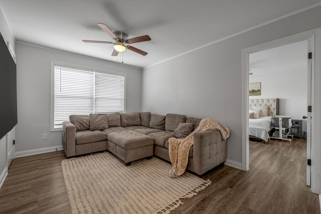 105 Friendly Avenue Property Photo 41