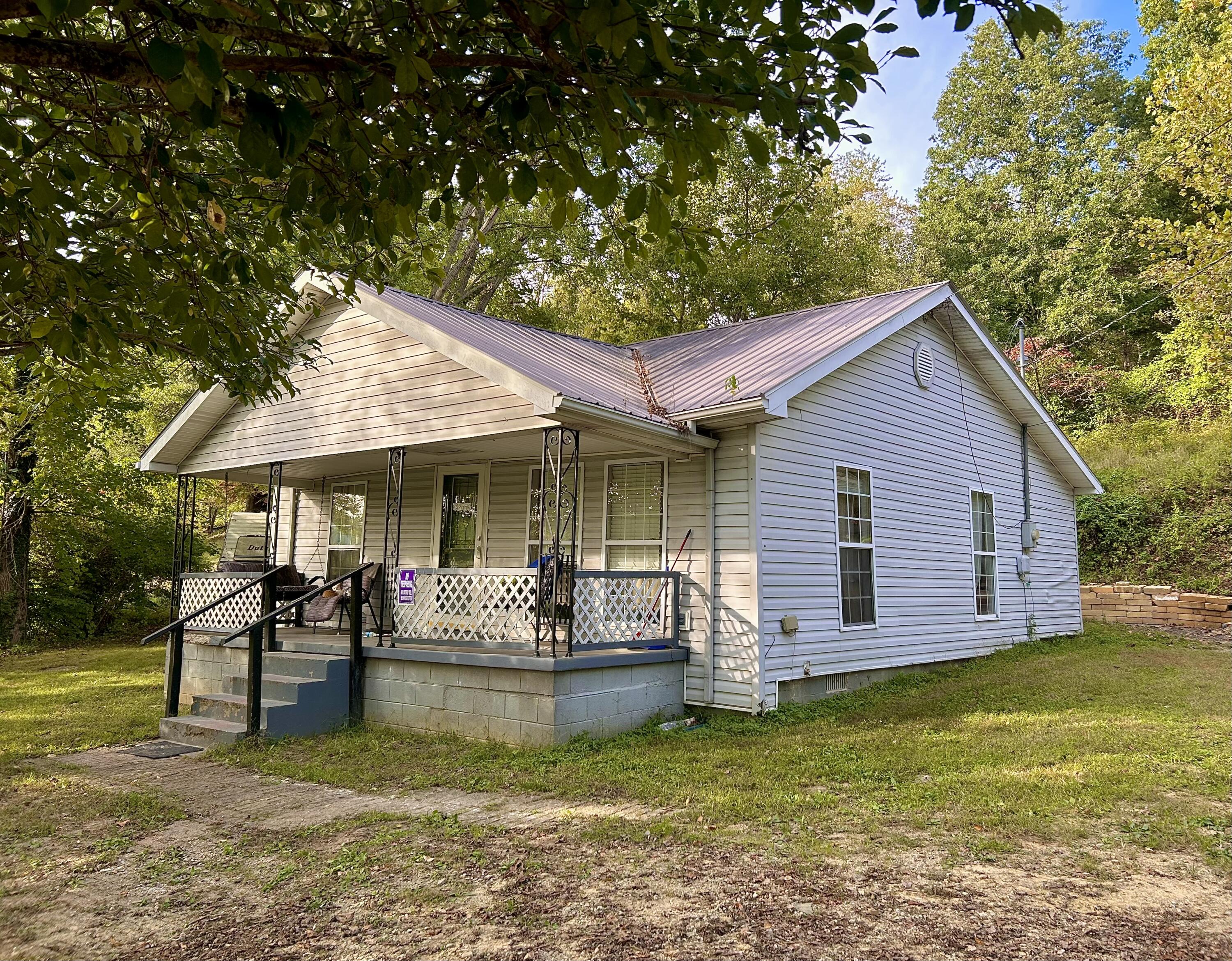 3318 Kentucky 174 Property Photo 1