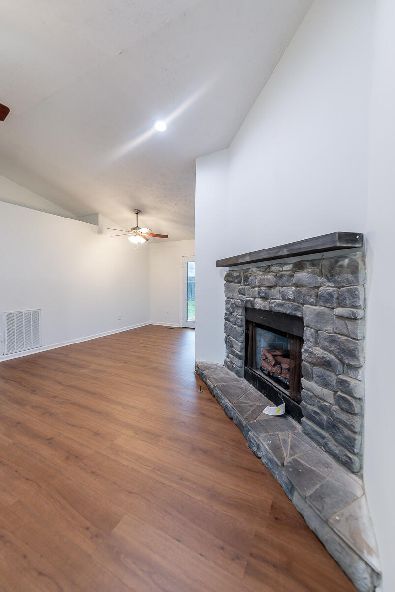 176 Williamsburg Lane Property Photo 8