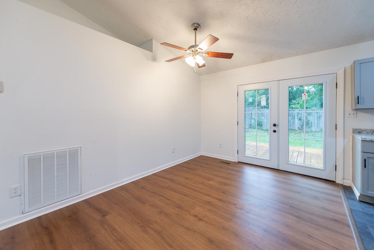 176 Williamsburg Lane Property Photo 16