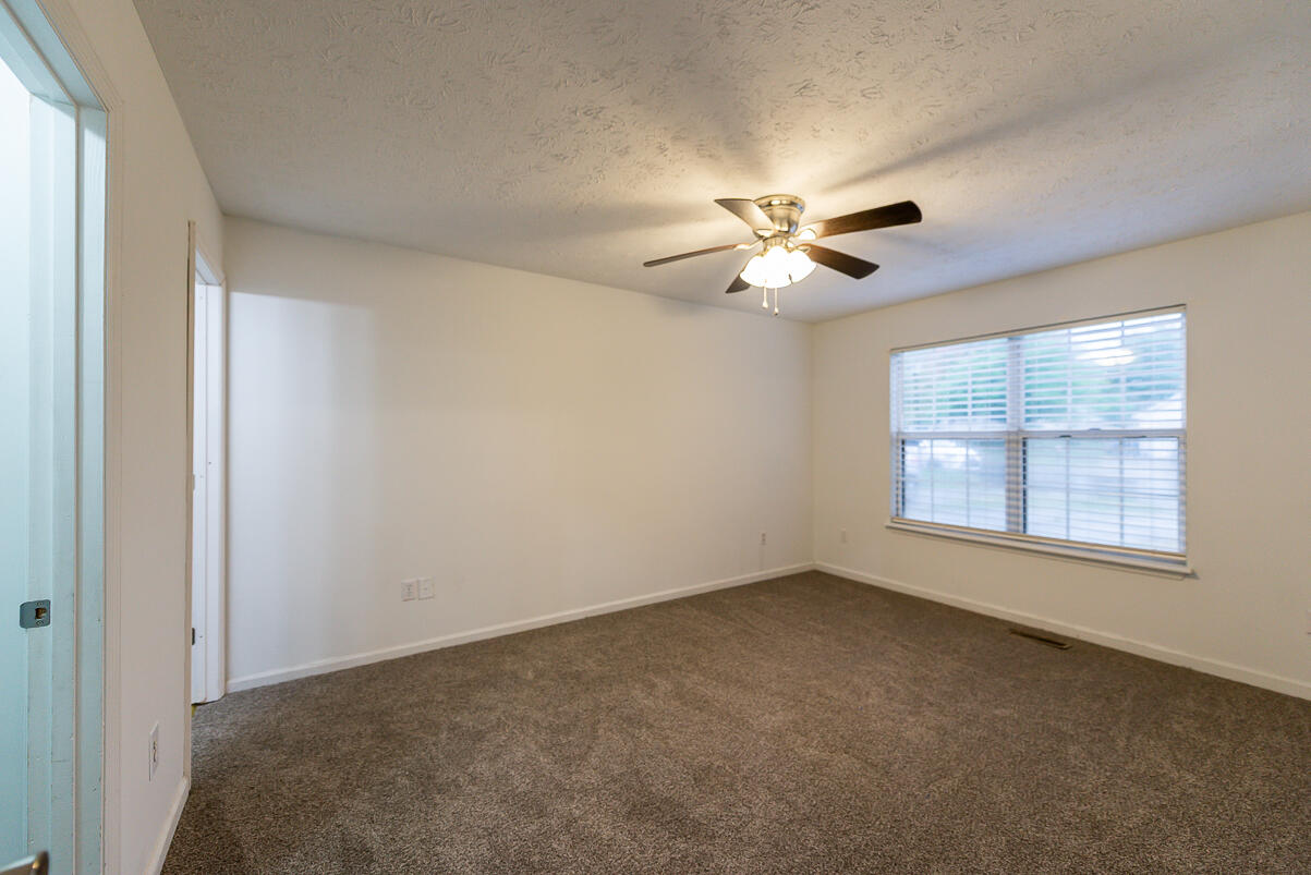 176 Williamsburg Lane Property Photo 18