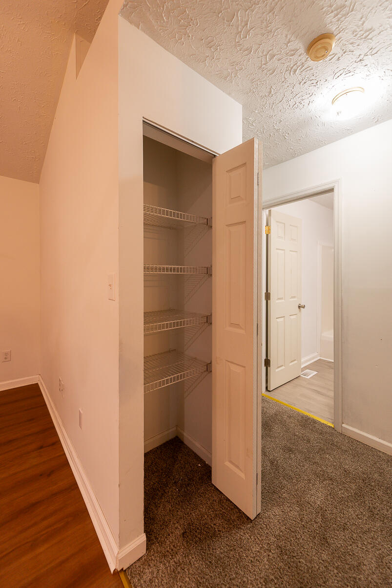 176 Williamsburg Lane Property Photo 23