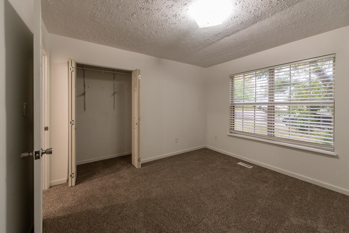 176 Williamsburg Lane Property Photo 24