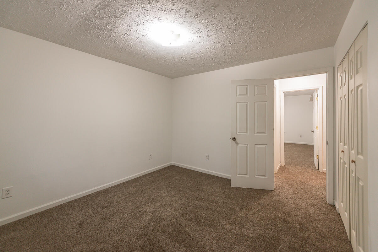 176 Williamsburg Lane Property Photo 25