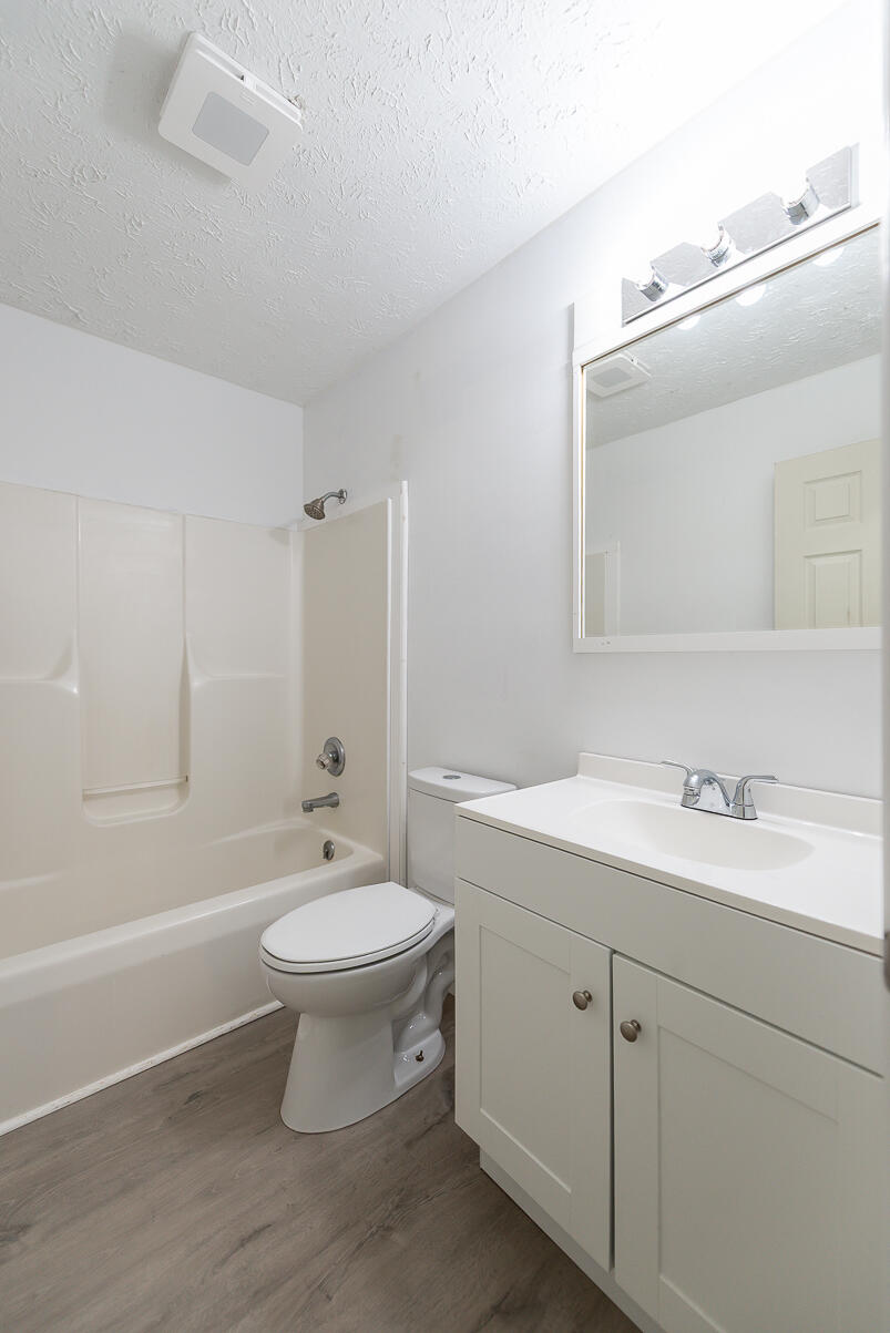 176 Williamsburg Lane Property Photo 26
