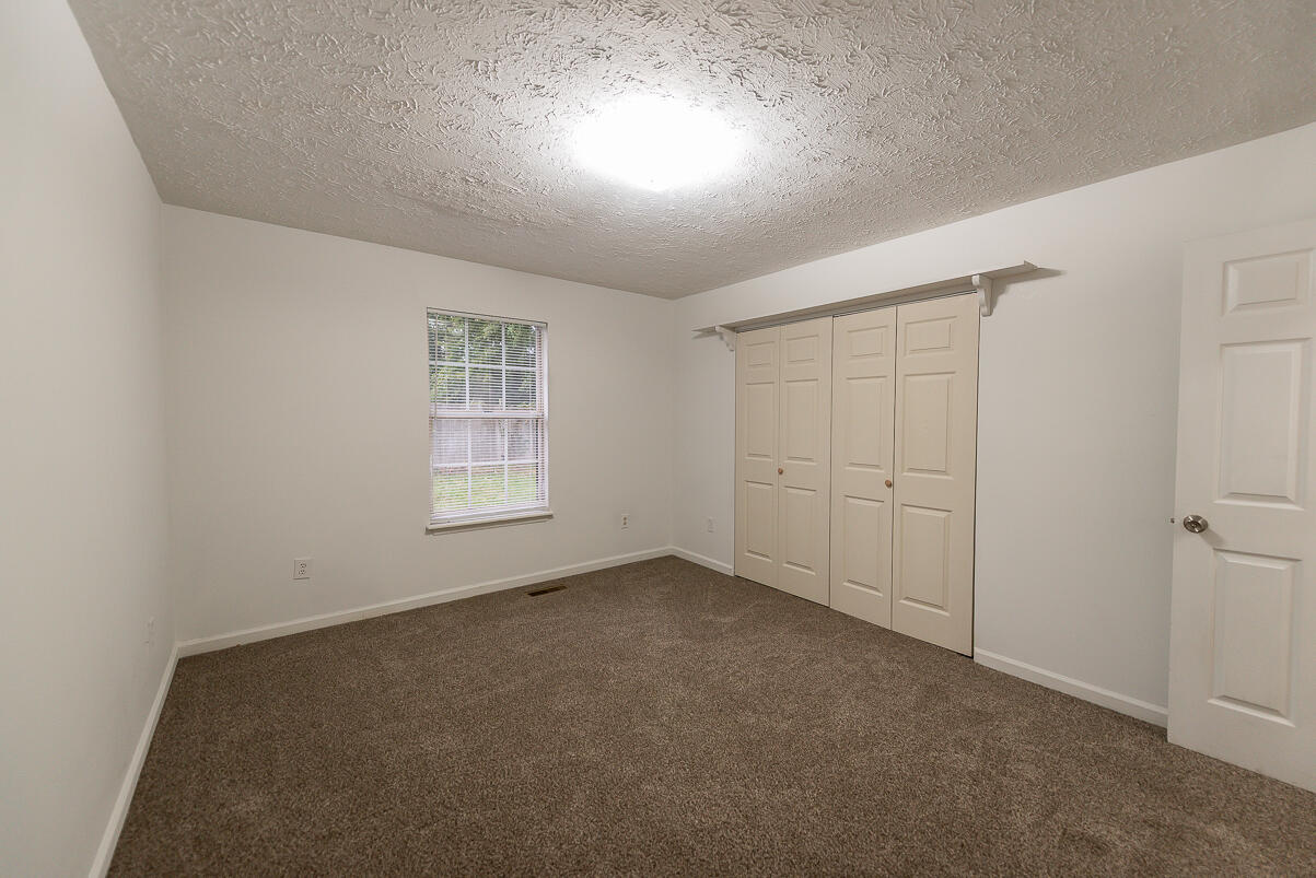 176 Williamsburg Lane Property Photo 27