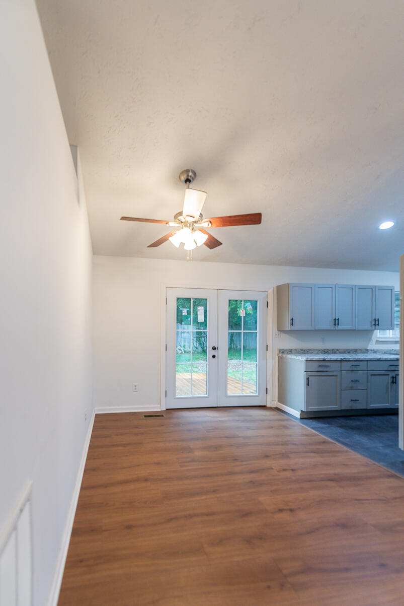 176 Williamsburg Lane Property Photo 32