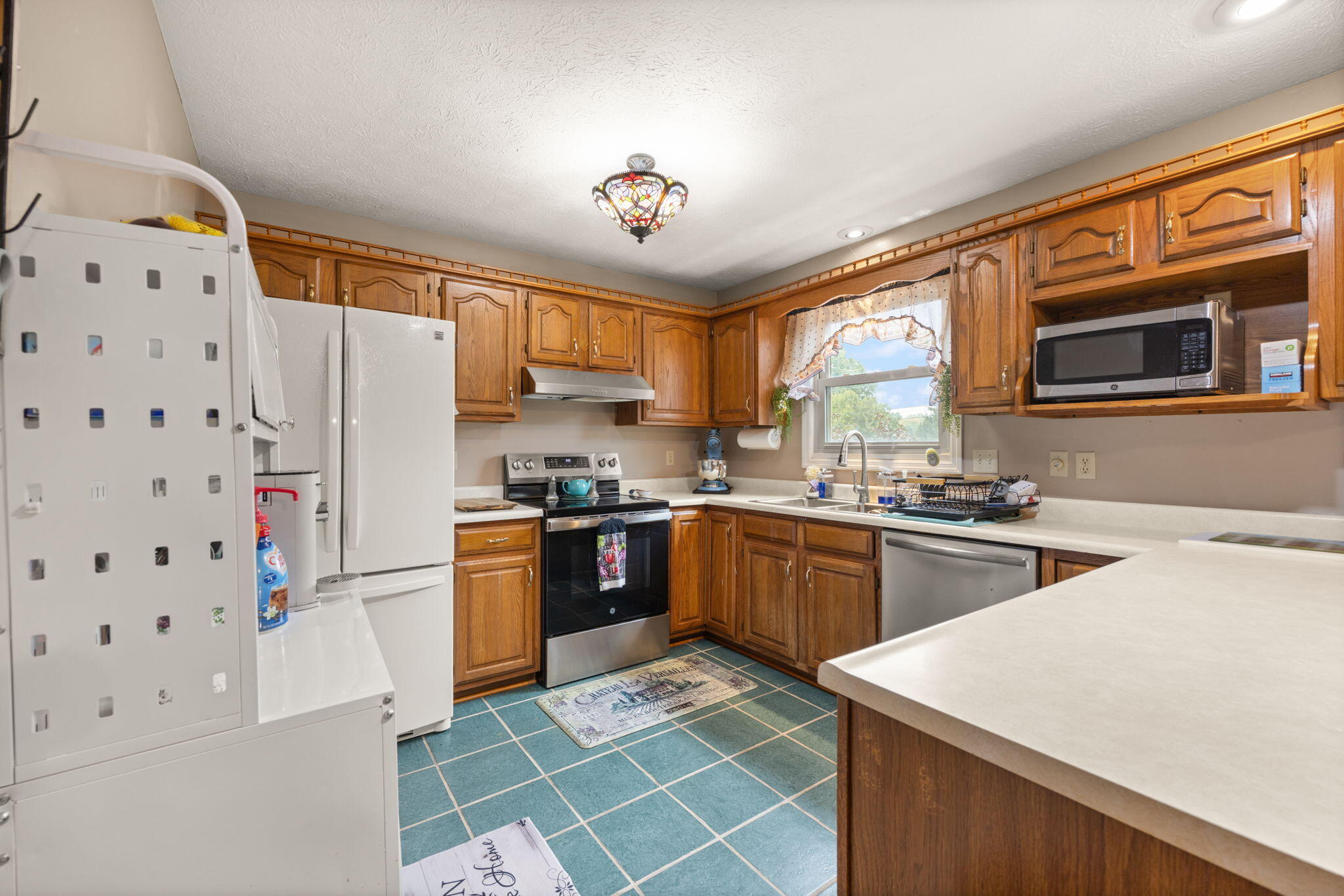 212 Bay Meadows Drive Property Photo 14