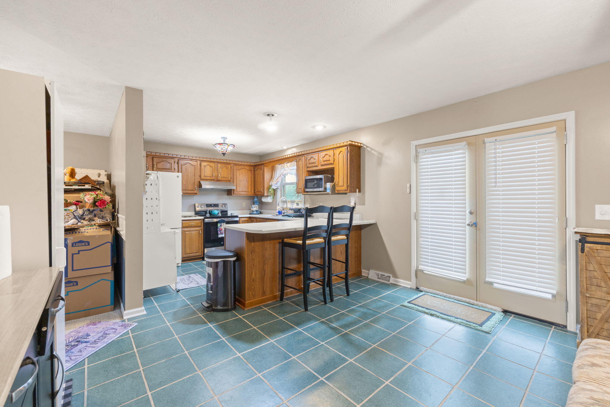 212 Bay Meadows Drive Property Photo 23