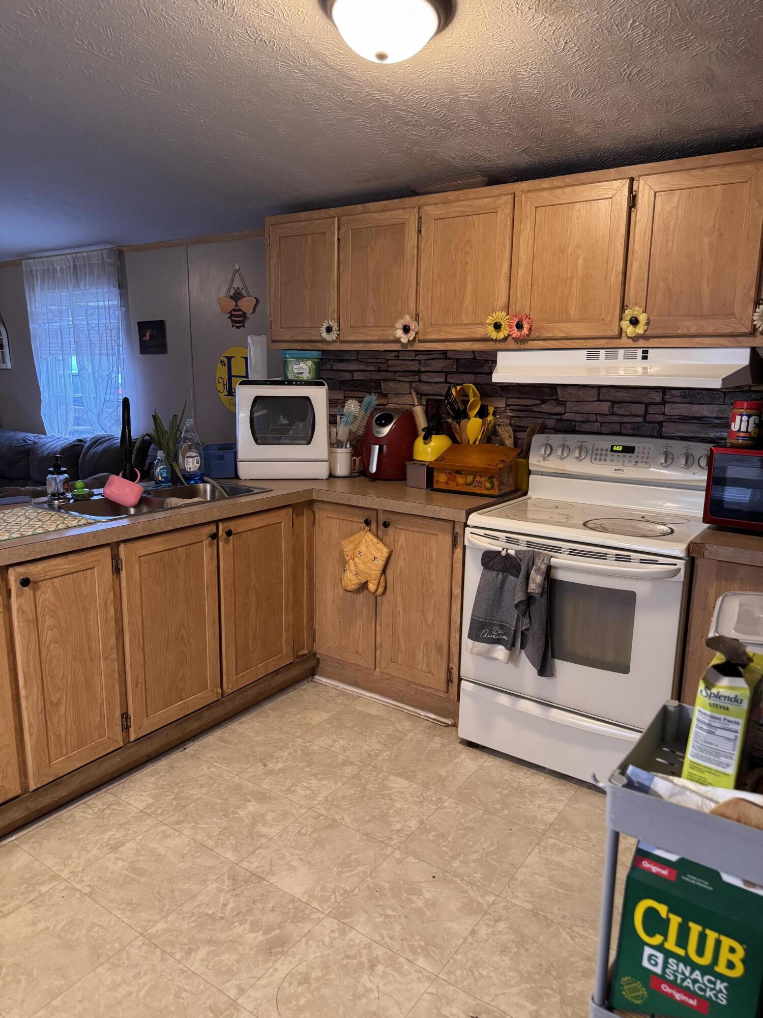 645 Charlie Abney Road Property Photo 5
