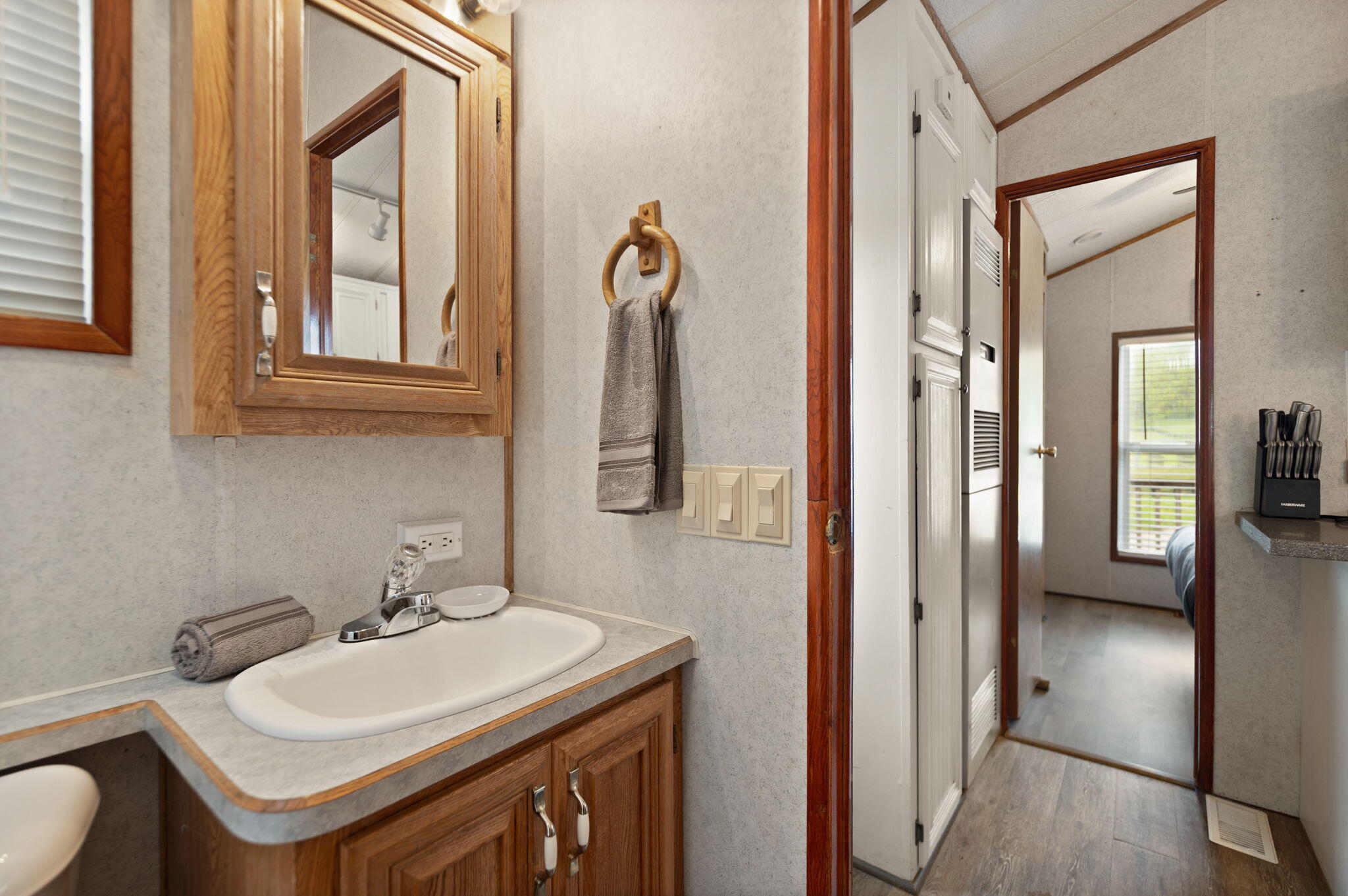 1137 High Rock Road Property Photo 13