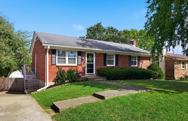 325 E Tiverton Way Property Photo 4