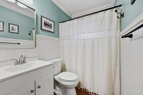 325 E Tiverton Way Property Photo 17